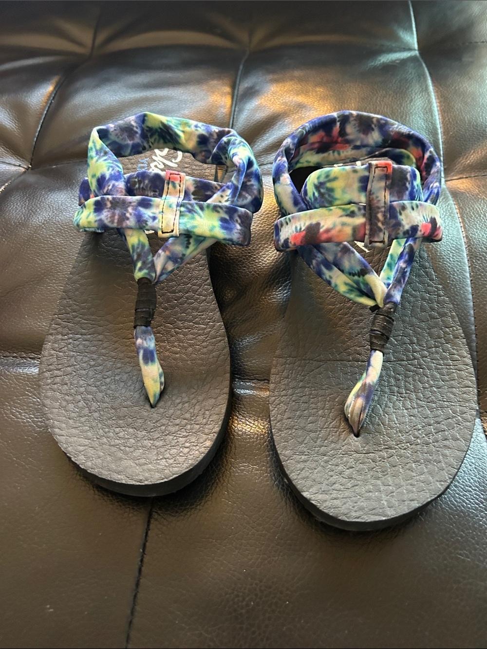 Skechers yoga phone Patterned Cloth Strap Flip Sandals - Multicolor